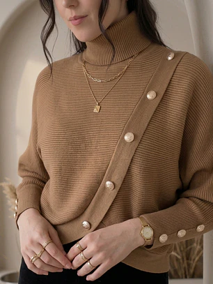 Sweater Beatle Mujer Beige Arena Manga Murciélago con Botones | Carobaska