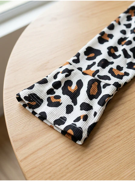 Top Animal Print Manga Larga Acampanada 4