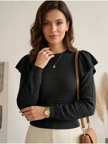 Sweater Mujer Negro con Vuelos en Hombros Manga Larga 1