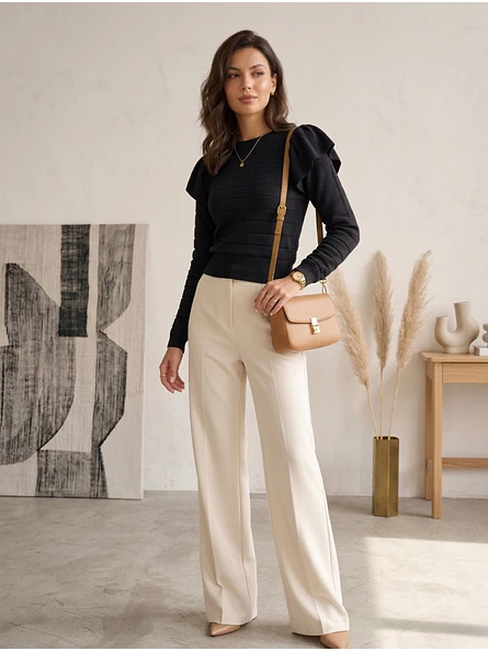 Sweater Mujer Negro con Vuelos en Hombros Manga Larga 5