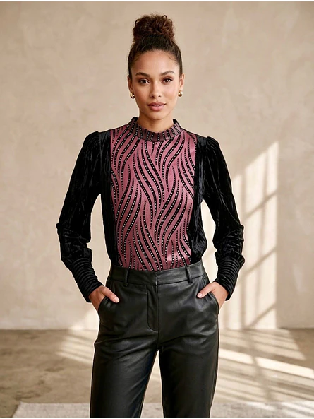 Sweater de Terciopelo Negro con Brillos  de Fiesta 6