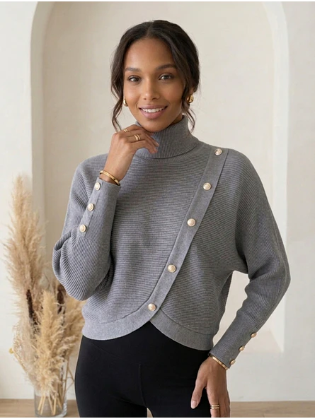 Sweater Gris Mujer Manga Murciélago de Cuello Alto con Botones 3