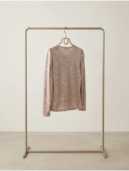 Polera Terciopelo Mujer Negra y Crema Mangas Princesa 10