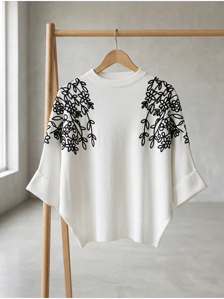 Sweater Blanco Mujer Manga Murciélago Bordado 5