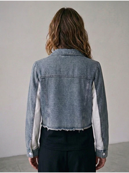 Blazer Blanco Mujer Corto con Mangas de Mezclilla | Carobaska 3