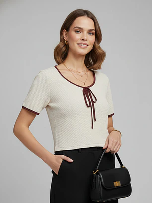 Polera Beige Minimalista Mujer con lazo Burdeo | Carobaska