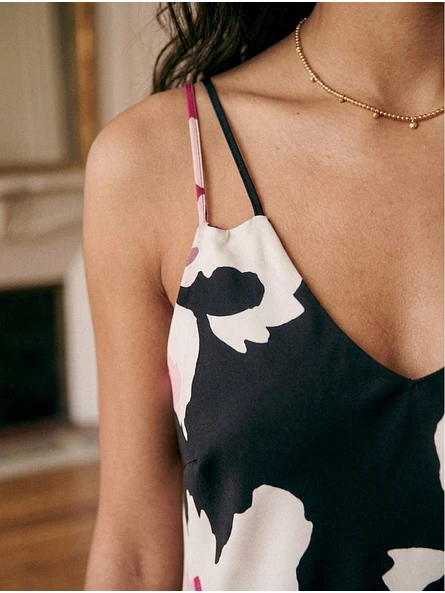 Vestido Mujer Negro con Estampado Floral 5