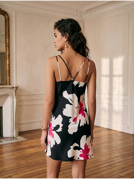 Vestido Mujer Negro con Estampado Floral 4