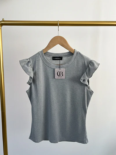Polera Gris Mujer con Vuelos de Rib 