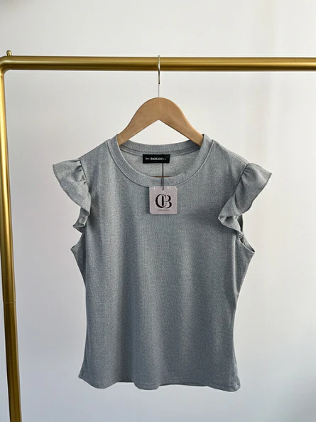 Polera Gris Mujer con Vuelos de Rib  2