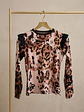 Polera Animal Print Café Mujer Manga Larga Invierno 2026 - Miniatura 8