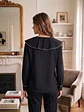 Blusa Negra con Volantes en Cascada y Ribete en Contraste - Miniatura 4