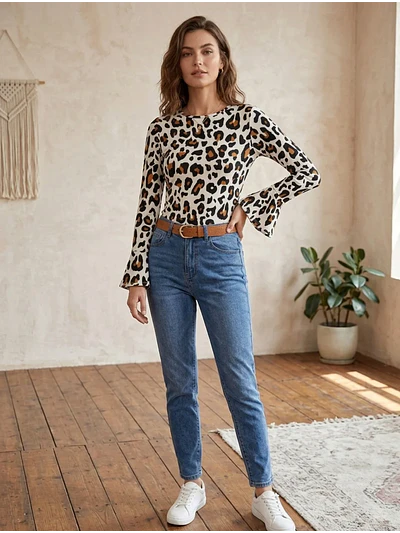 Polera Animal Print Blanco Mujer Manga Larga Acampanada