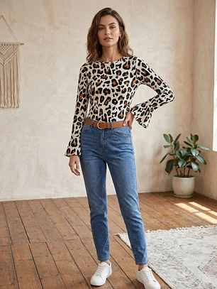 Polera Animal Print Blanco Mujer Manga Larga Acampanada
