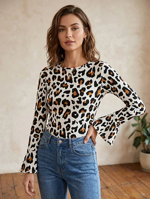 Polera Animal Print Blanco Mujer Manga Larga Acampanada