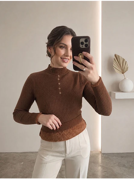 Sweater Térmico Mujer Café Botones Decorativos Invierno 7