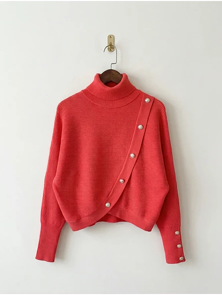 Sweater Coral Mujer Cuello Alto Manga Murciélago Botones Dorados 4