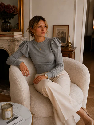 Sweater Gris Mujer Vuelos Hombros Crop Manga Larga
