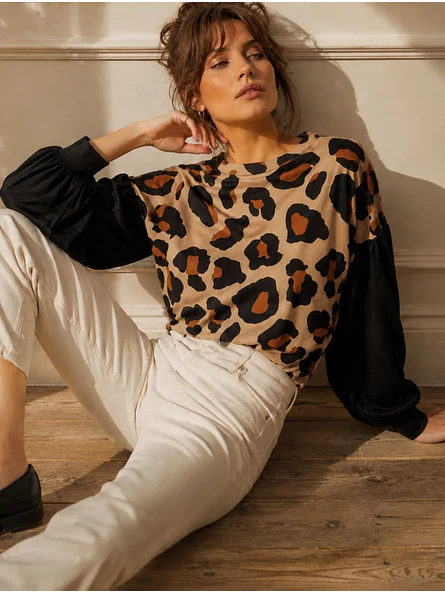 Polera Animal Print Camel Mujer Manga Globo Oversize 10