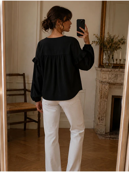 Blusa Negra Mujer con Vuelos en Gasa Crepé Elegante 4