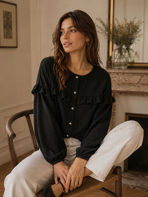 Blusa Negra Mujer con Vuelos en Gasa Crepé Elegante