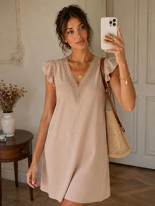 Vestido Mujer Beige con Escote Macramé y Bolsillos