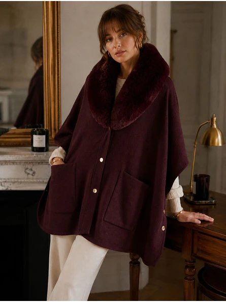 Abrigo Tipo Capa de Lanilla con Cuello de Pelo 7