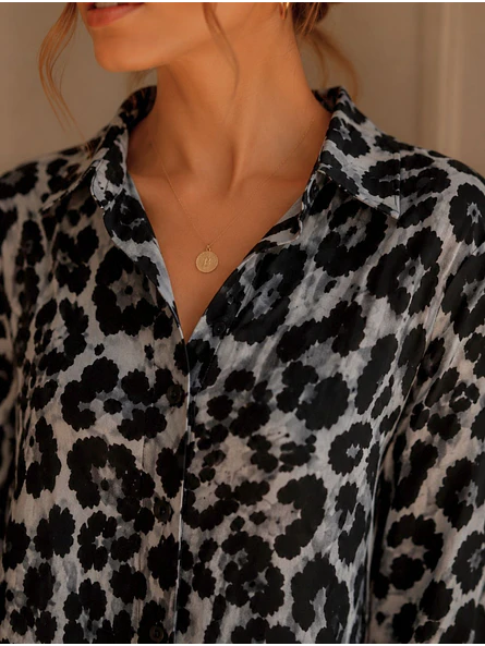 Blusa Animal Print Gris Larga Oversize Mujer 5