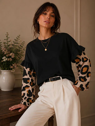 Polera Negra Mujer con Mangas Animal Print Vuelos