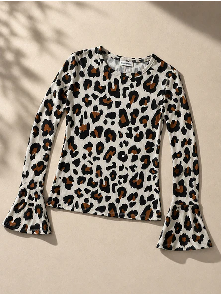 Polera Animal Print Blanco Mujer Manga Larga Acampanada 8
