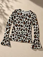 Polera Animal Print Blanco Mujer Manga Larga Acampanada - Miniatura 8