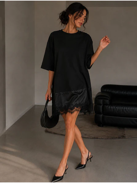 Polera Oversize Negra Asimétrica Con Encaje Manga Corta Mujer 8