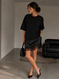 Polera Oversize Negra Asimétrica Con Encaje Manga Corta Mujer - Miniatura 2