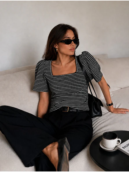Polera Rayas Negra Escote Cuadrado Manga Abullonada Mujer 1