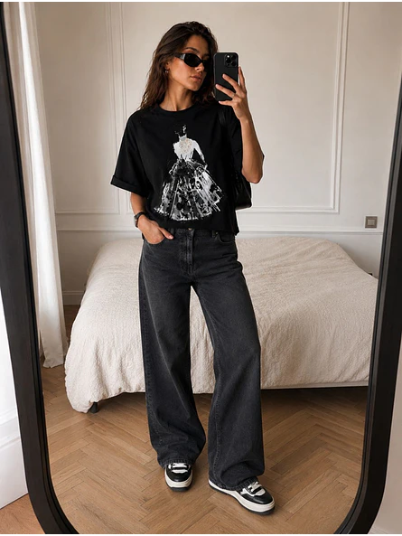 Polera Oversize Estampado Silueta con Perlas Mujer 14