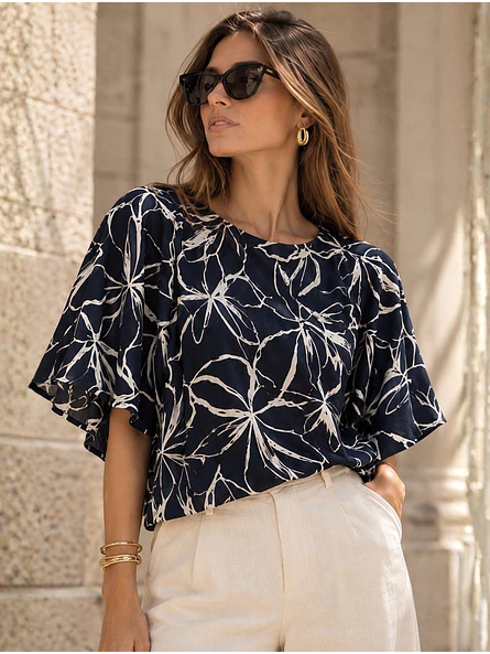 Polera Oversize Mujer Azul Floral Espalda Abierta 1