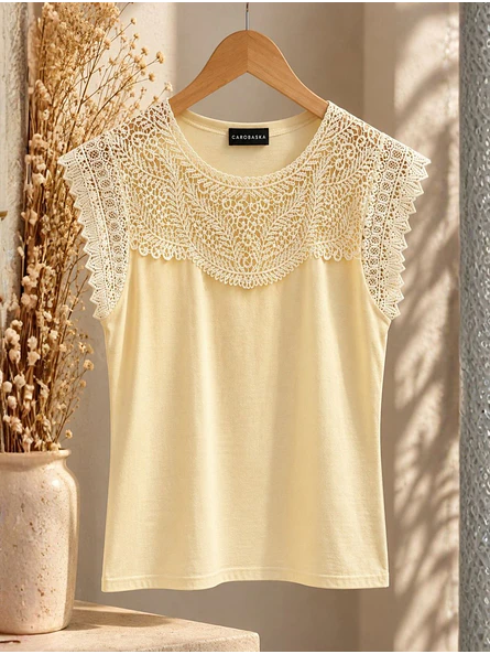 Polera Mujer con Escote Bordado 3