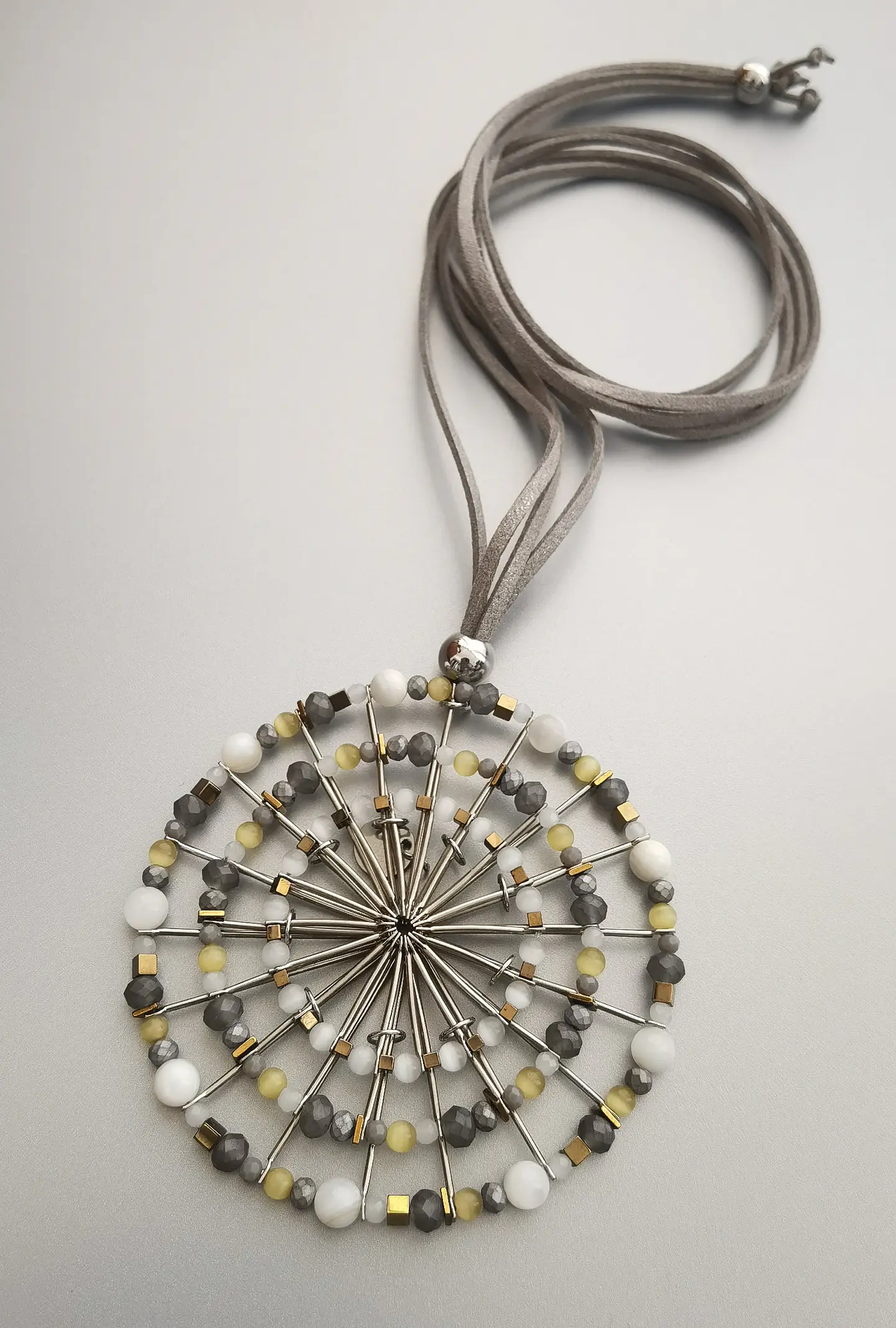 Circles - 3C grey white gold 3