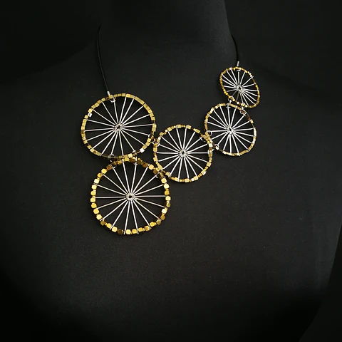 Circles - 5C Dourado assimétrico