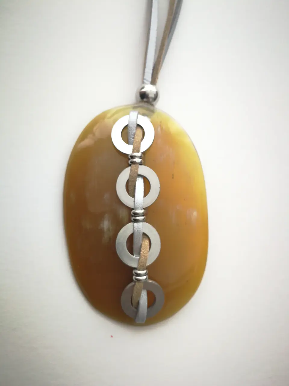 Four circles in gold 1