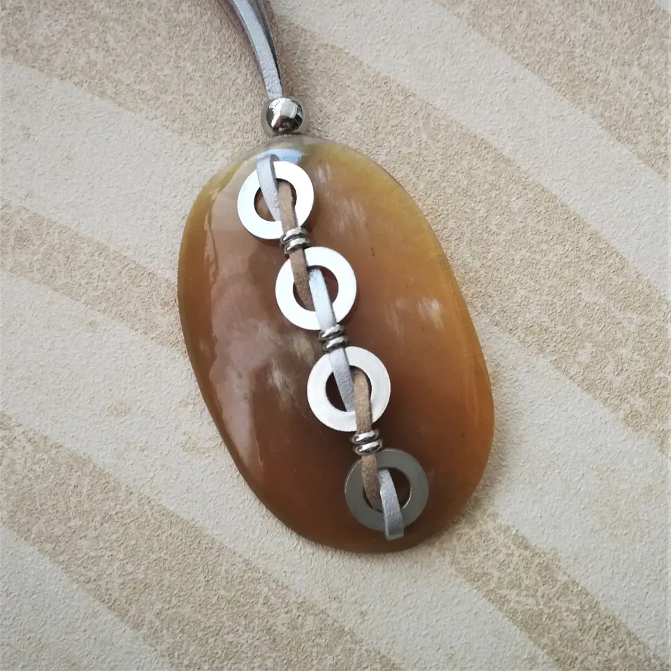 Four circles in gold 4