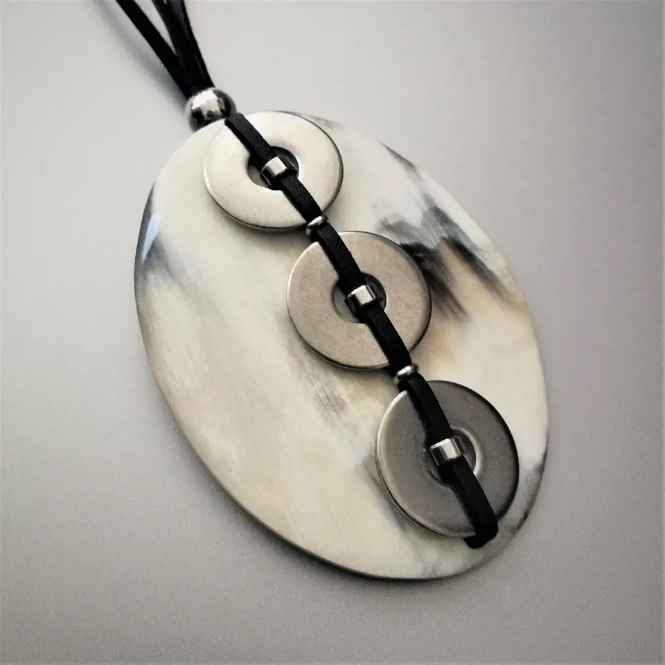 White shield 4