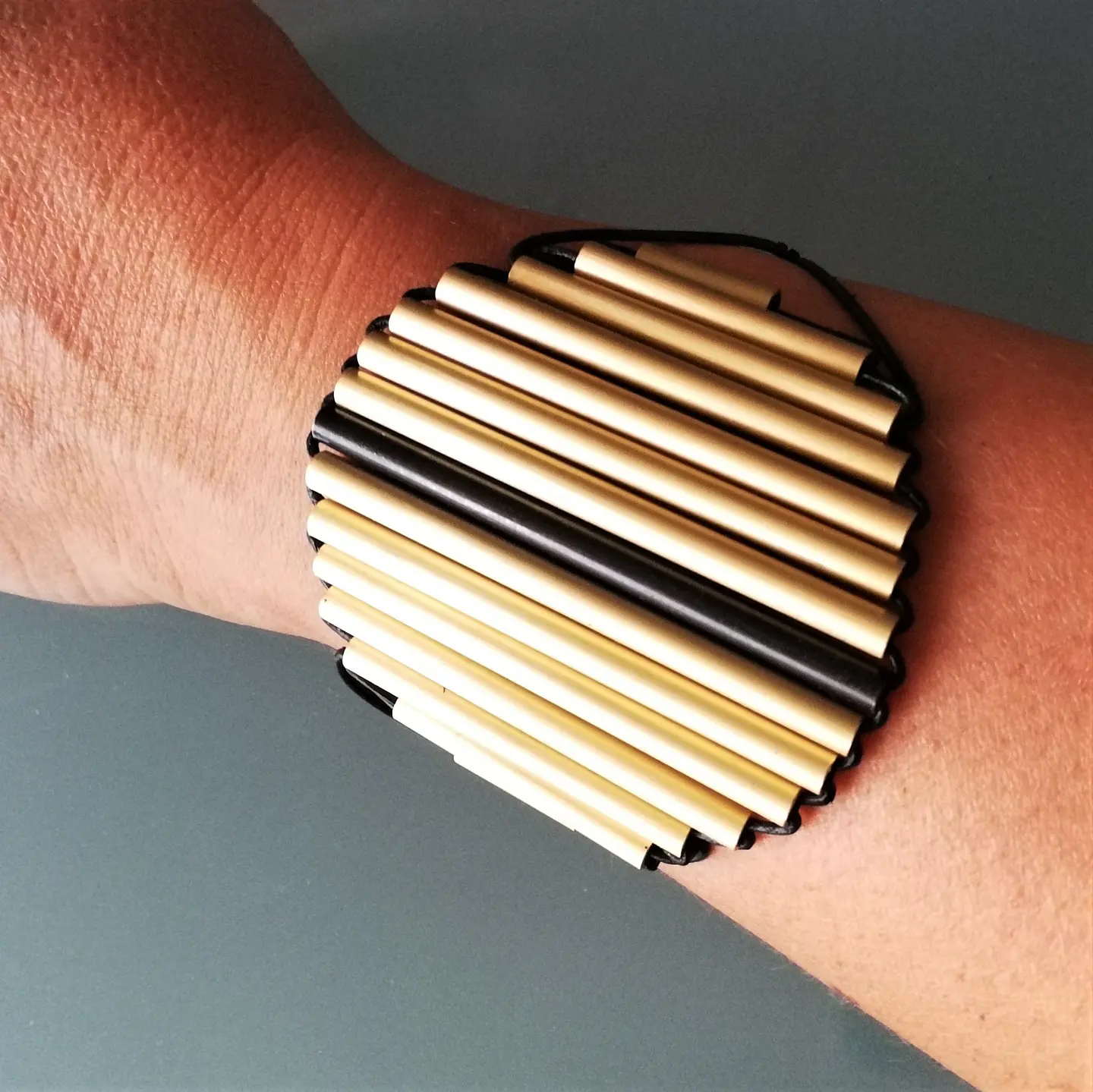 Circle with a black line 1