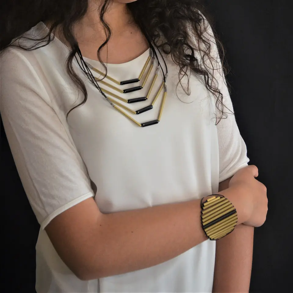 Circle with a black line 2