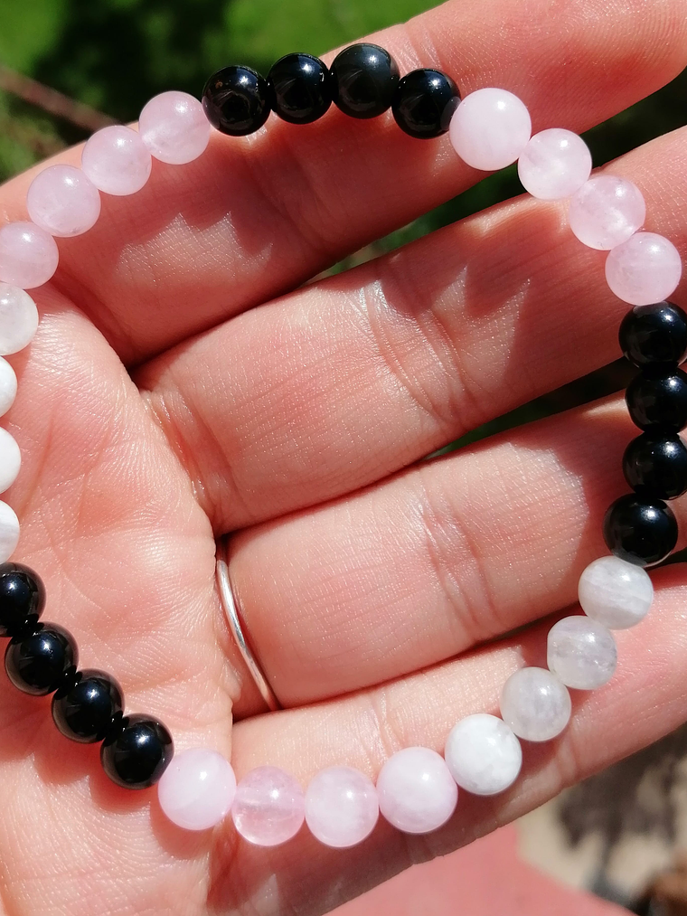 Ágata negra, cuarzo rosa y piedra luna 1