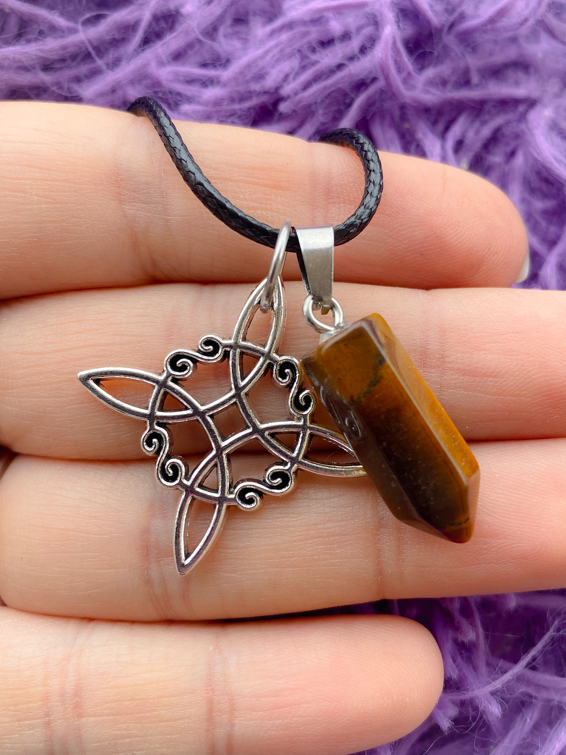 Collar nudo de bruja ojo de tigre 1