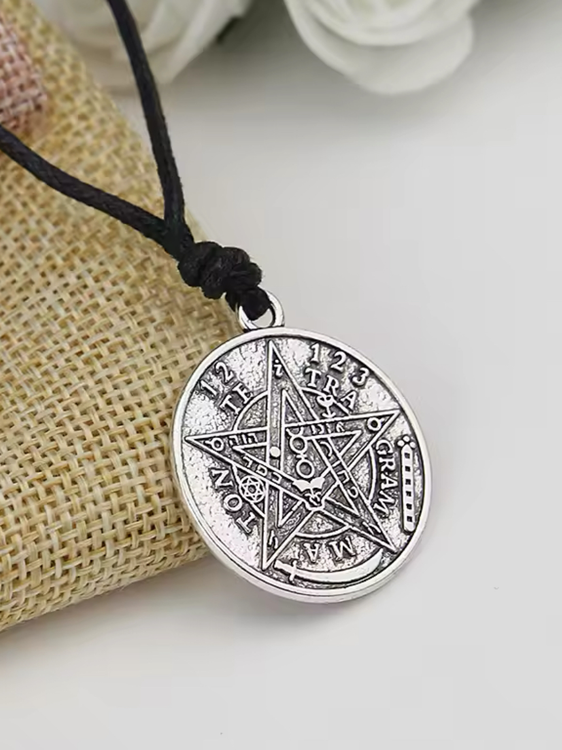 Colgante tetragramaton  2