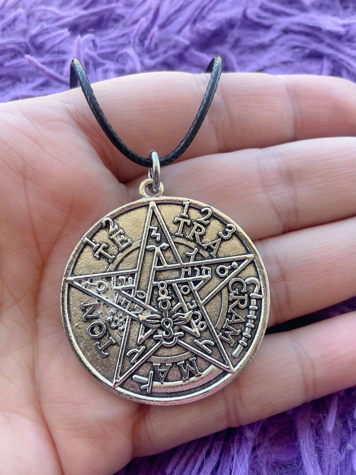 Colgante tetragramaton  1