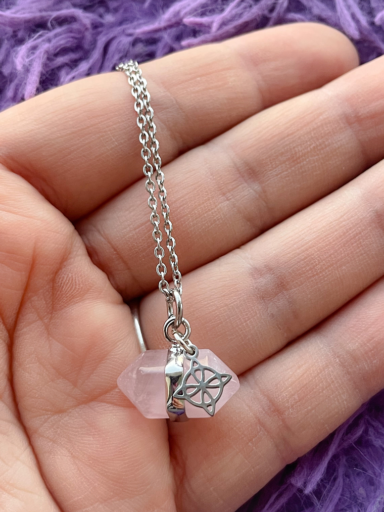 Collar cuarzo rosa natural nudo de bruja  2