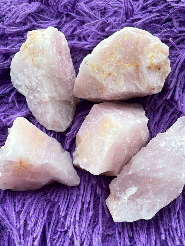 Cuarzo rosa en bruto natural  1